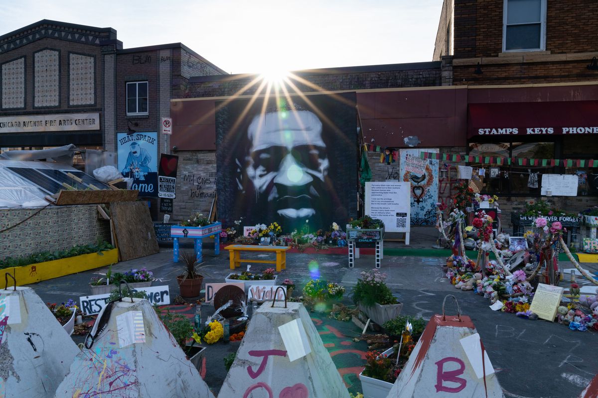 Column: George Floyd Square stands strong as some try to
bulldoze it with ‘critical race theory’ hysteria 1 Column: George Floyd Square stands strong as some try to
bulldoze it with ‘critical race theory’ hysteria 1