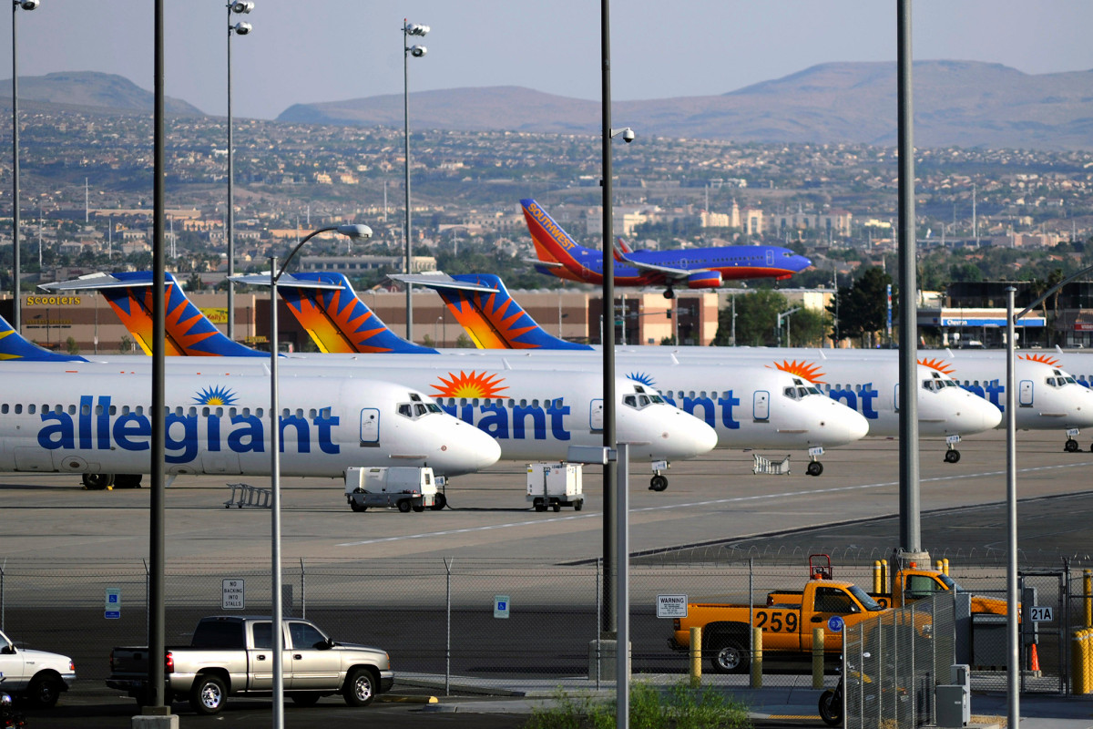 Passenger who refused seven requests to wear mask on flight
fined $10,500 1