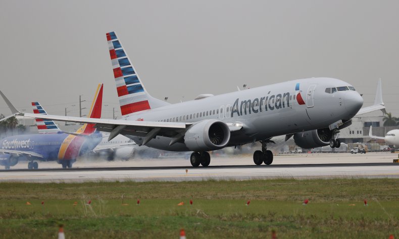 Video Shows Disruptive Unmasked Passenger Who Caused Delay
in NY-to-Miami Flight 1