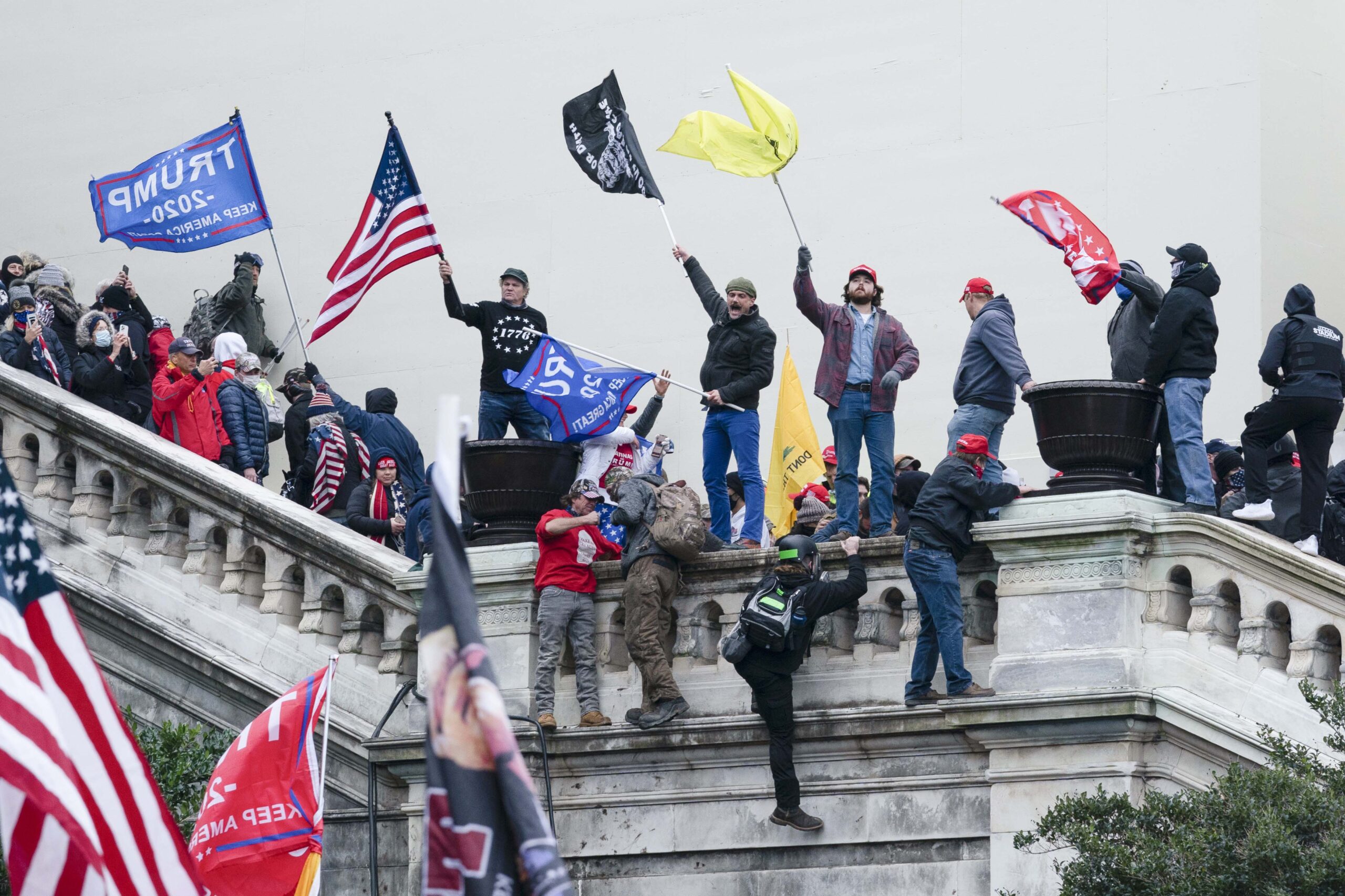 DOJ: ‘Lionizing' Jan. 6 rioters fueling future political
violence 1