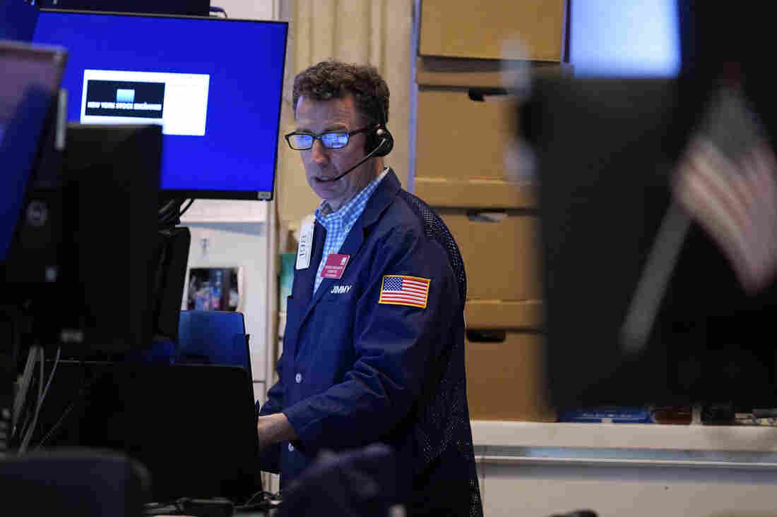 Stocks Sink And Yields Tumble As COVID-19 Fears Circle The
World 1