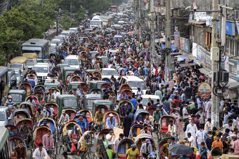 Bangladesh Lifts Lockdown for Week-Long Festival, Stoking
Fears of Superspreader Event 1