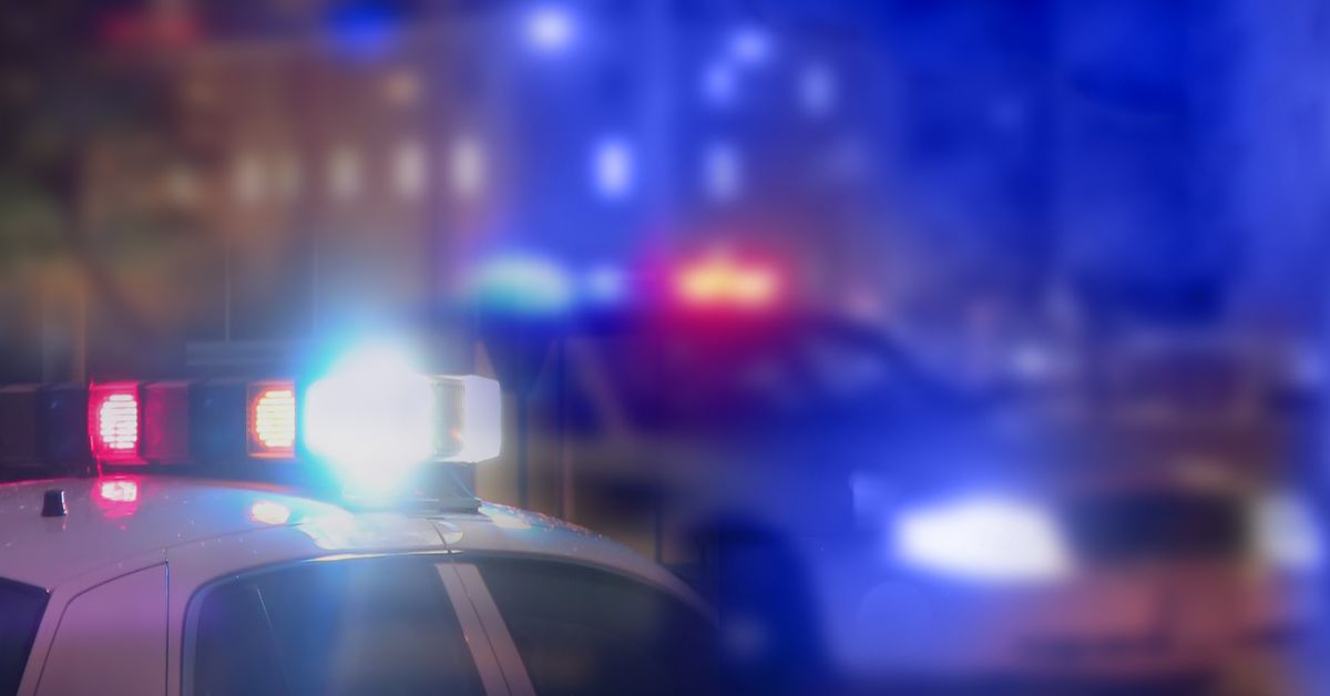 Man arrested after pulling knife on CPD officers in West
Rogers Park 1