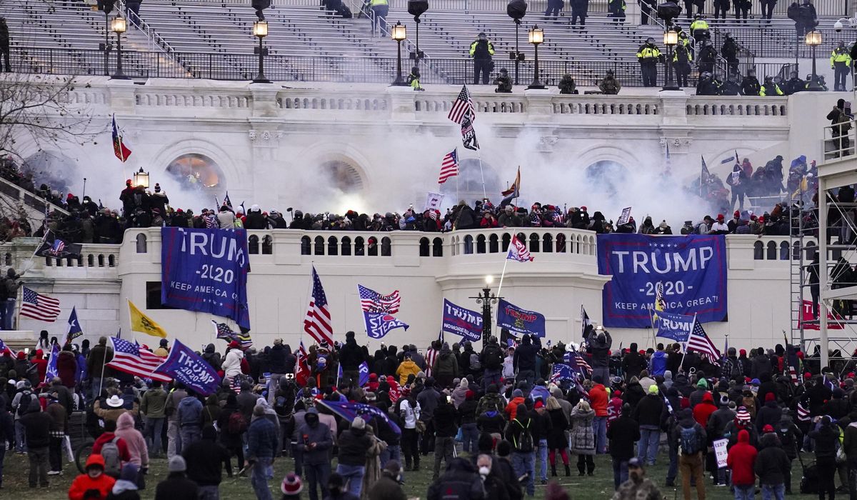 Report: 2 Seattle police officers broke law during DC
riots 1