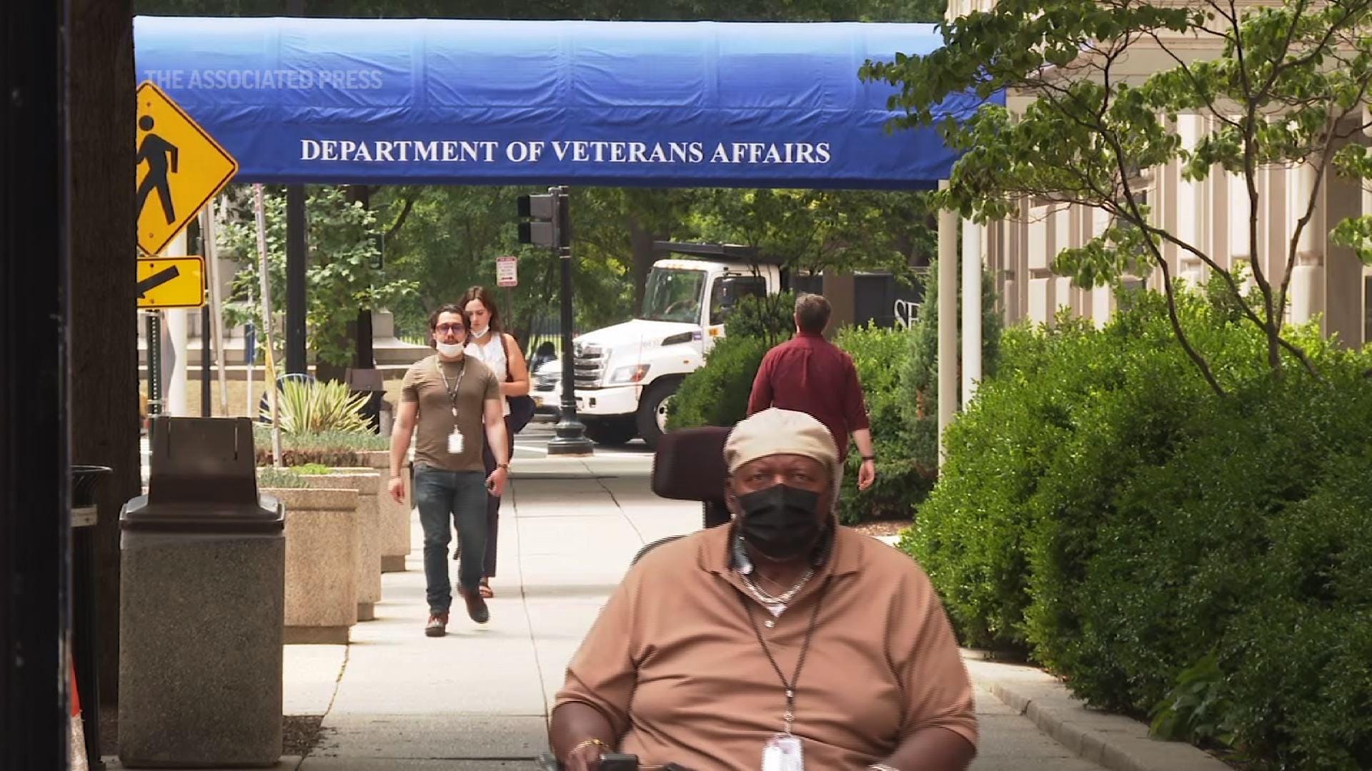 US federal workers to prove vaccination or mask up 1 US federal workers to prove vaccination or mask up 1