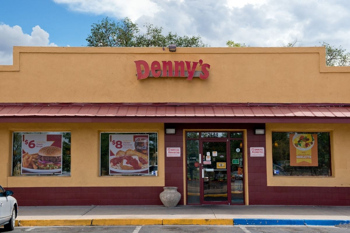 Which Restaurants Are Open on 4 July? McDonald's,
Chick-fil-A, Taco Bell and More 1