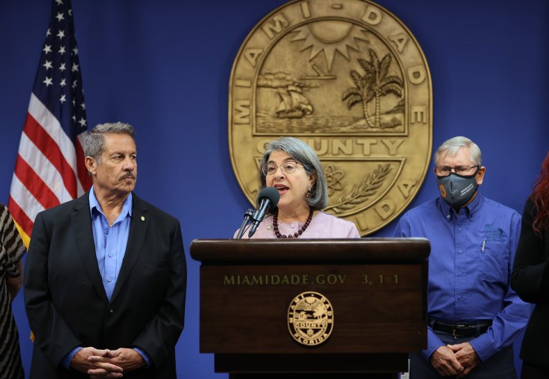 Miami-Dade County Suggests Masks Outside Despite Gov.
DeSantis' Ban on Mandates 1