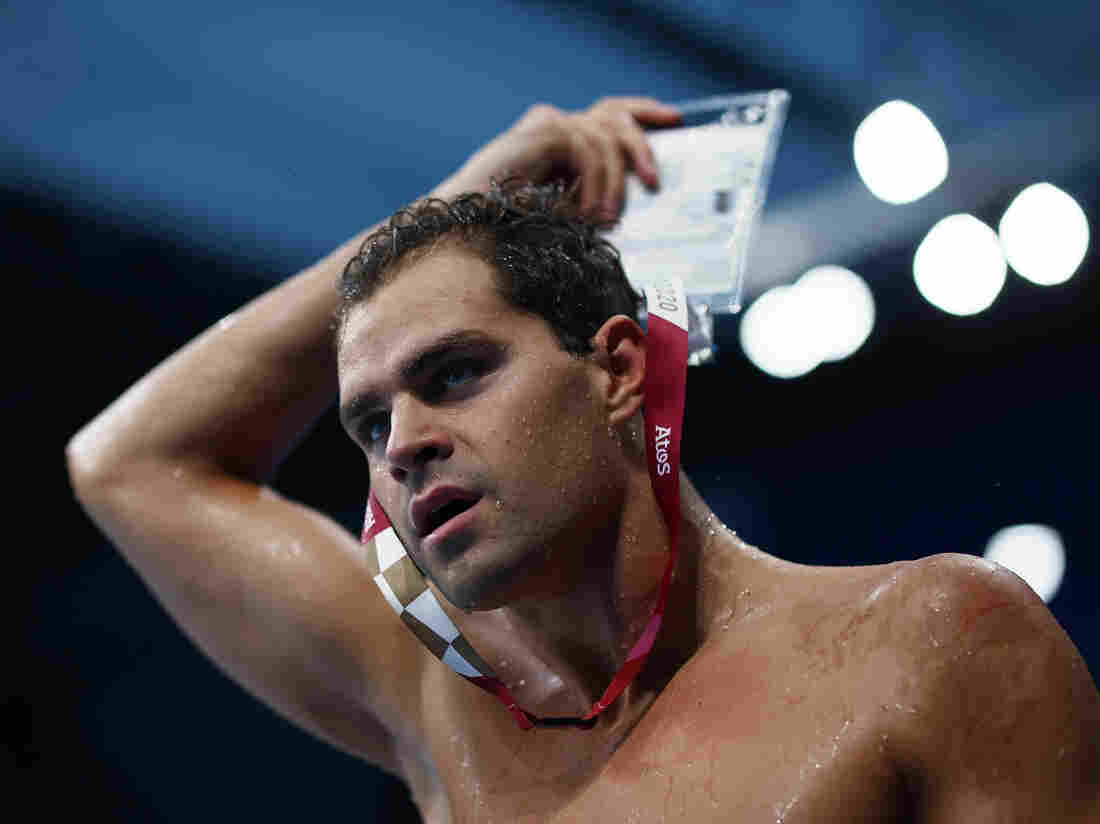 Unvaccinated Swimmer Goes Maskless During Olympic
Interviews. Officials Say That's OK 1