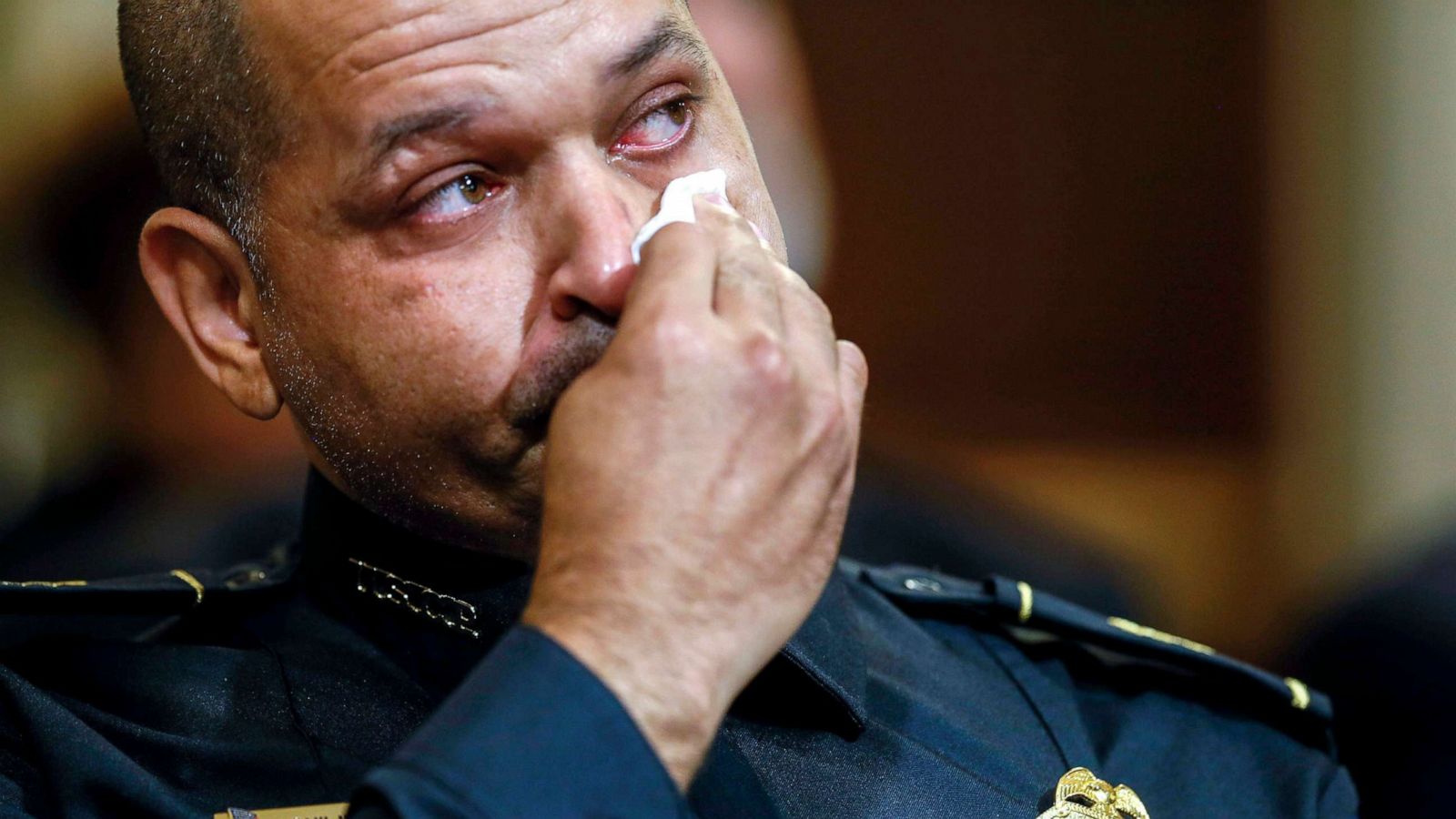 Jan. 6 committee live updates: Police officers recount
attack at 1st hearing 1