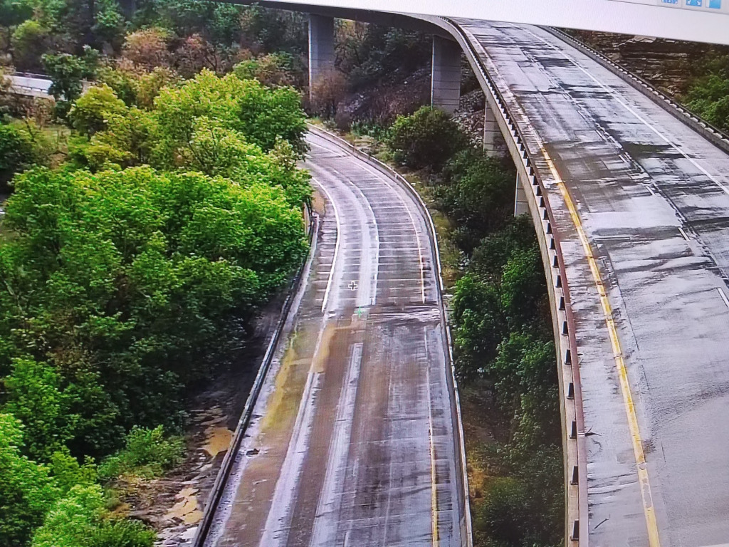 I-70 reopened through Glenwood Canyon after days of
closures 1