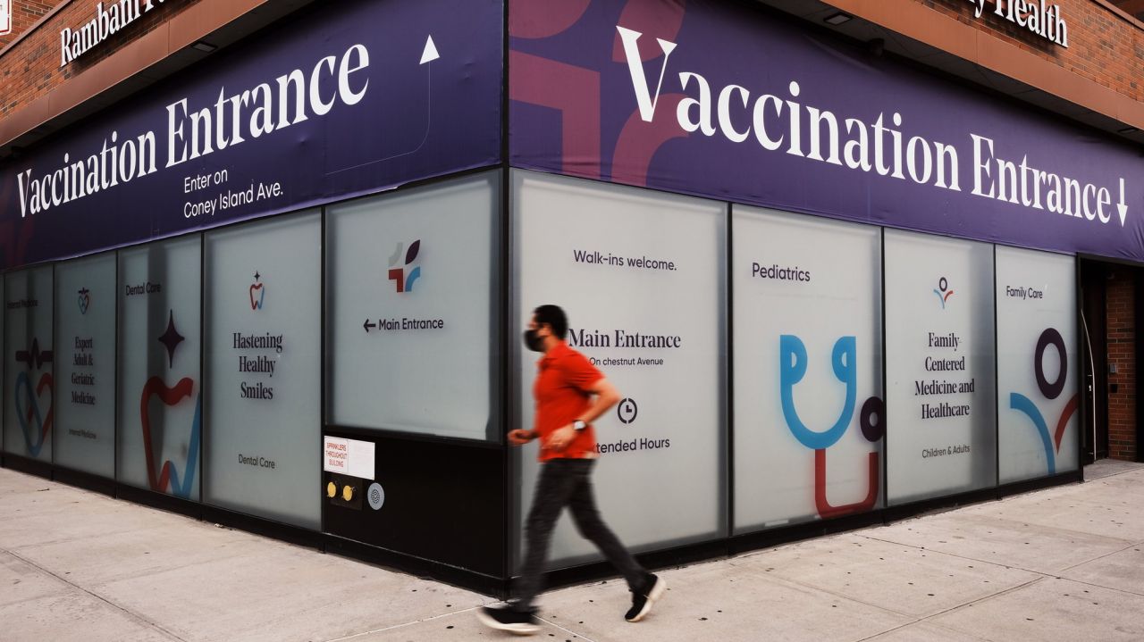 More than 300 new COVID-19 cases on LI, state figures
show 1