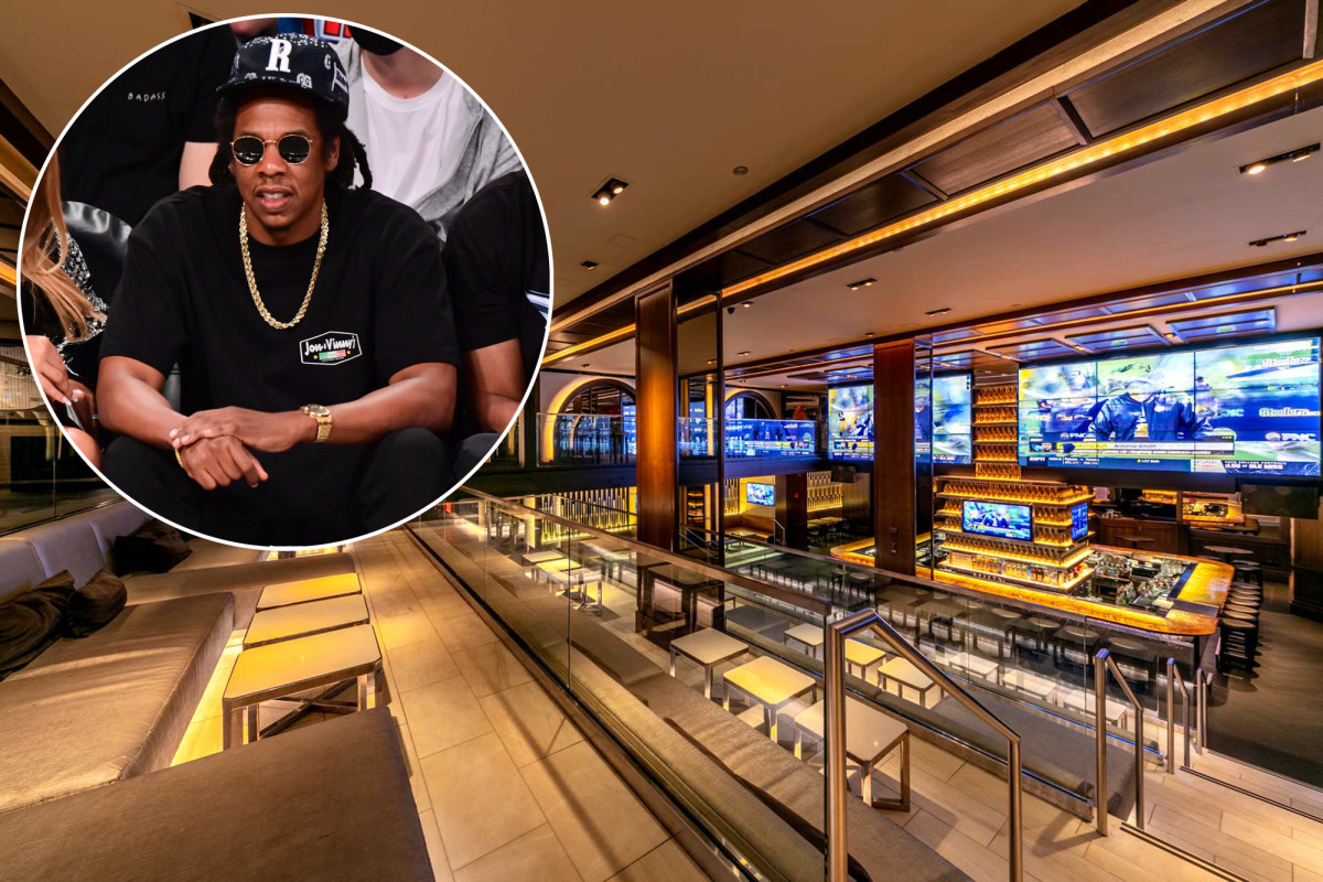 Jay-Z is looking to hire 100 staffers at his reopened 40/40
Club 1