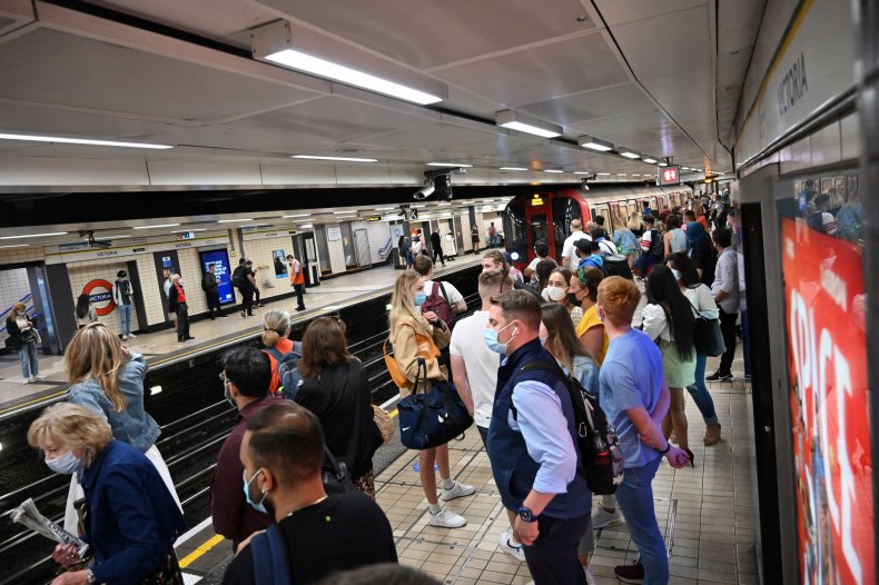 London Transit Riders Can Be Denied Passage if They Refuse
to Wear Masks, Mayor Says 1
