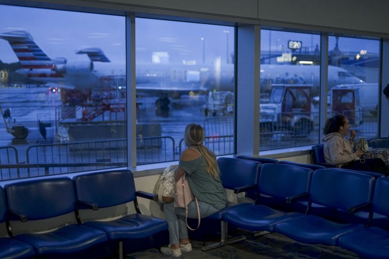 'Vacations are Ruined': Flight Canceled After High School
Students Refuse to Wear Masks 1