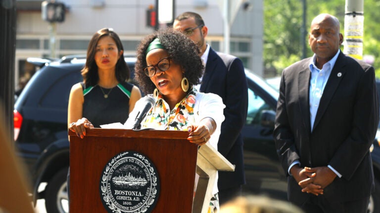 Kim Janey ‘leaning toward’ COVID-19 vaccine mandate for
Boston city workers 1