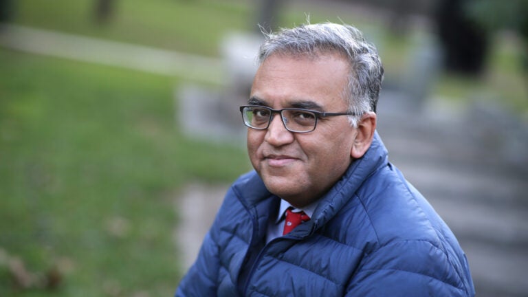 Should you wear a mask indoors if you’re vaccinated? Dr.
Ashish Jha says it depends. 1