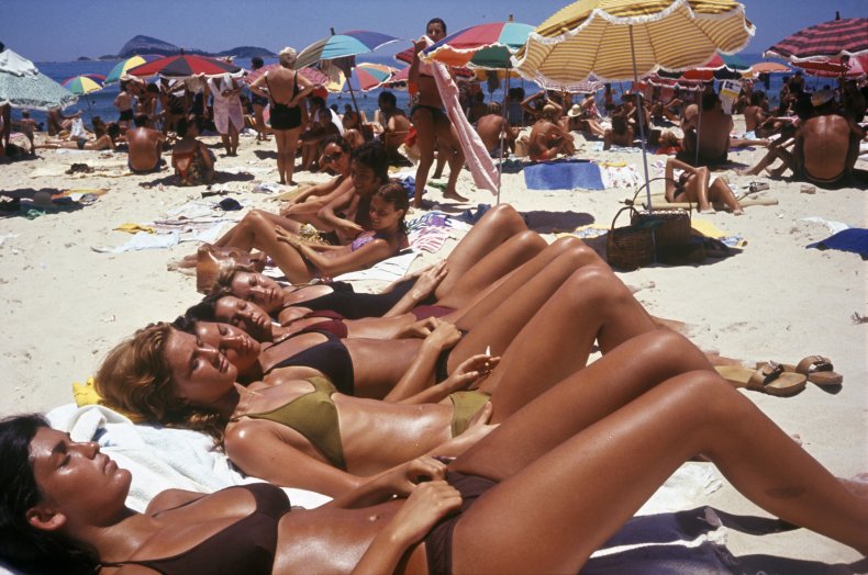 Man Protesting Bikinis at Beach Confronted in Video Viewed
Over 600,000 Times 1