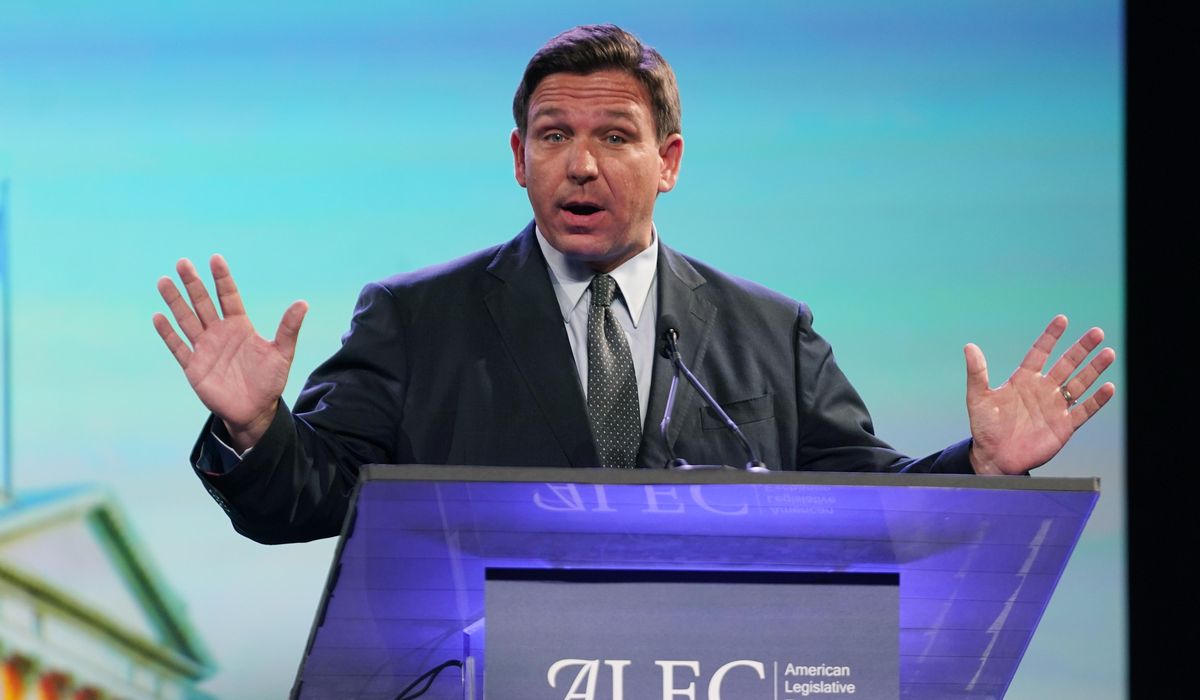 Florida Gov. Ron DeSantis to bar schools from requiring
masks 1