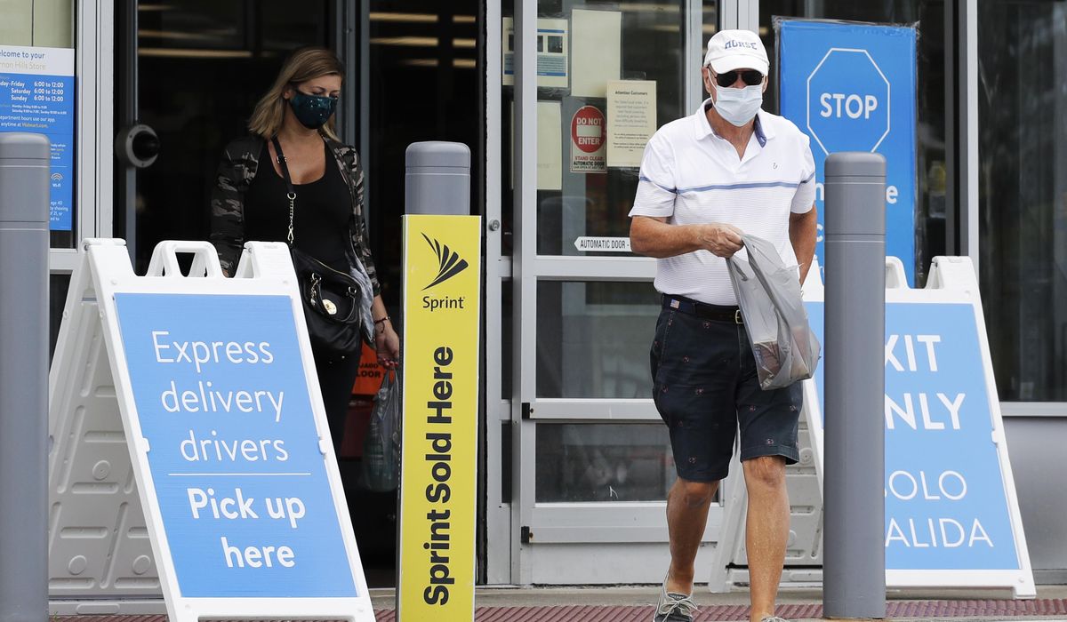 Walmart mandates masks for all workers in some areas 1