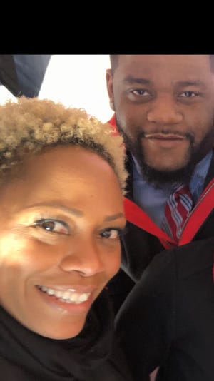 'I'm going to miss my friend': Southwest Airlines flight
attendant, 36, dies from COVID-19 1