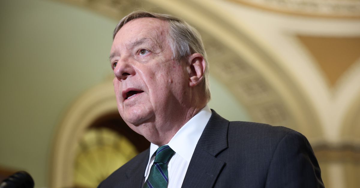 Durbin: Murder of CPD Officer Ella French shows need to
boost punishment of gun ‘straw purchasers’ 1