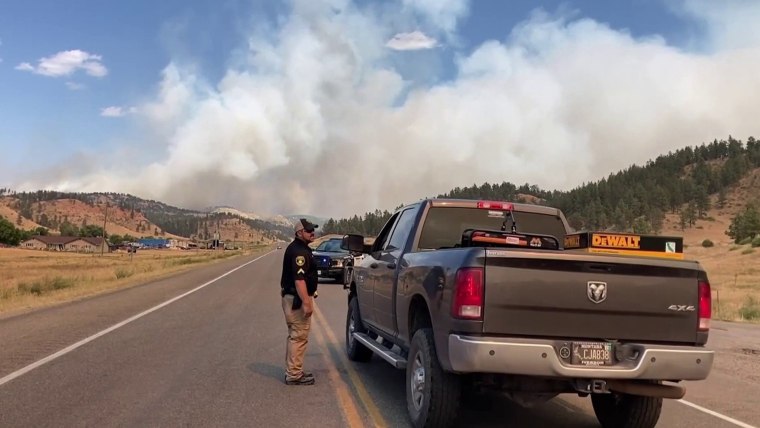 After wildfire smoke blanketed the West, Covid-19 cases and
deaths rose 1