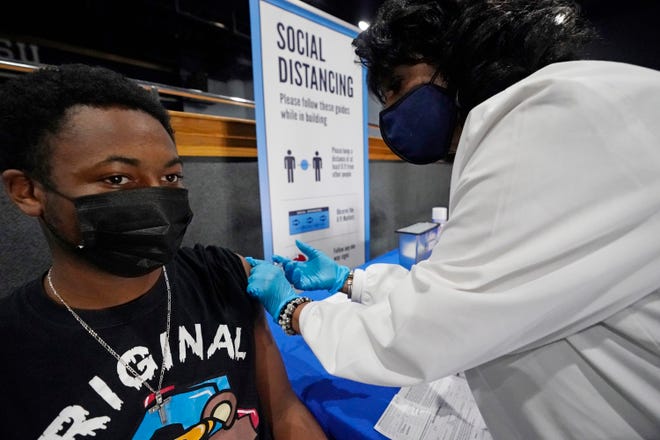 CDC says 50% of Americans are now vaccinated; Florida
reports worst week of new cases; 616K US deaths. Latest COVID-19
updates 1
