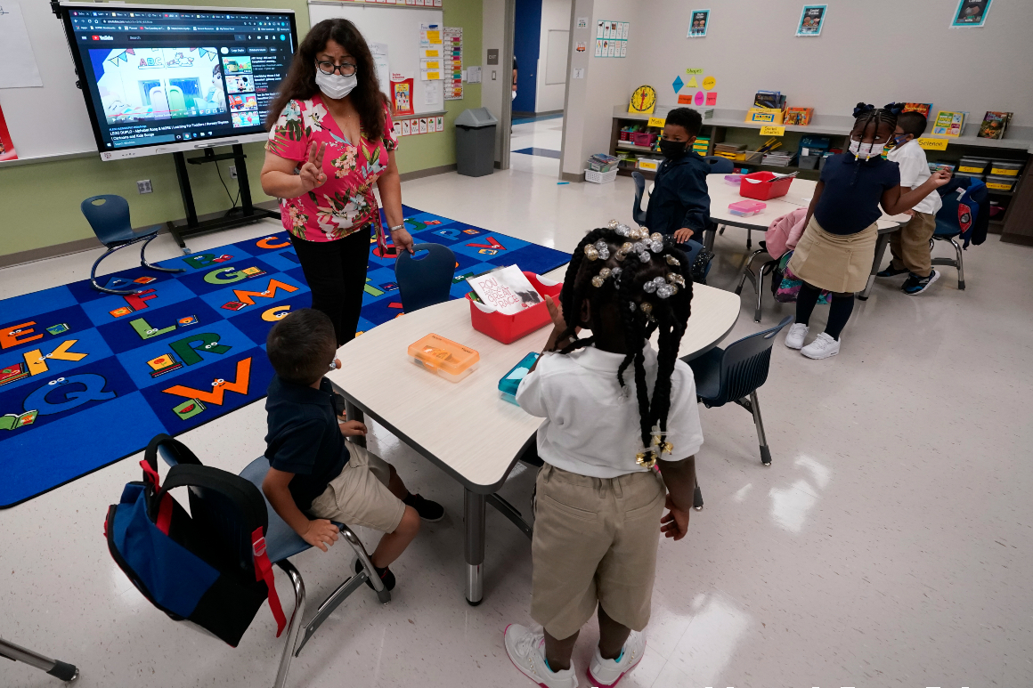 Biden praises superintendents for school district mask
mandates 1