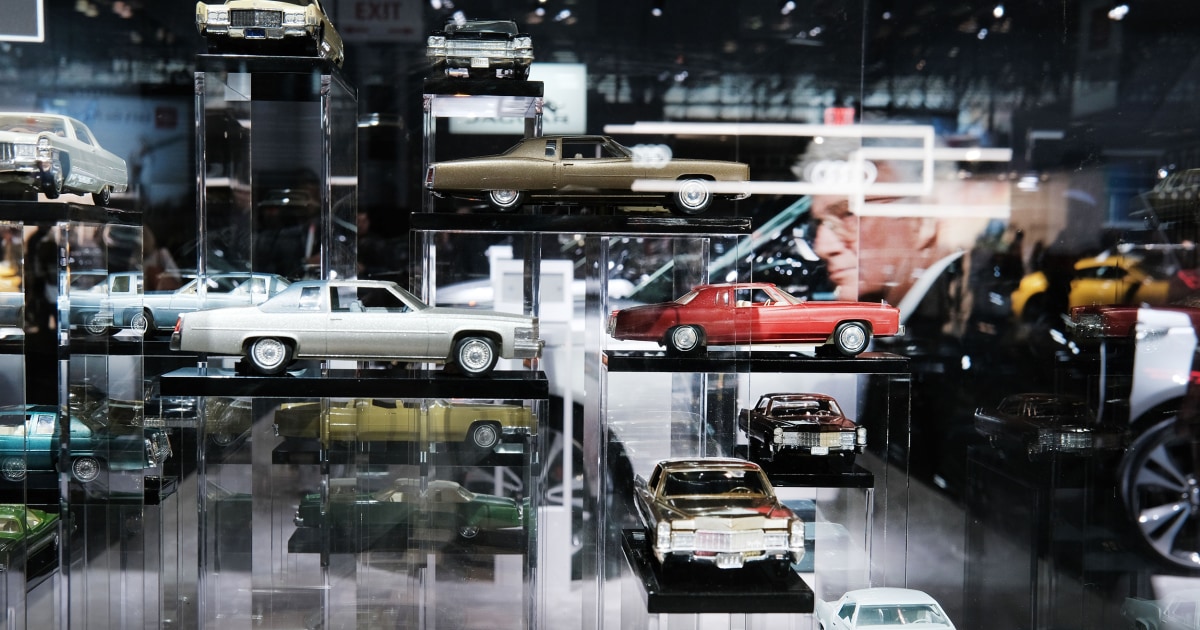 Delta variant closes N.Y. auto show, leads Detroit Three to
reinstate mask mandates 1