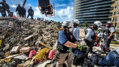 This emergency room physician went from the horrors of the
Surfside disaster back into the ER battling Florida's Covid-19
surge 1