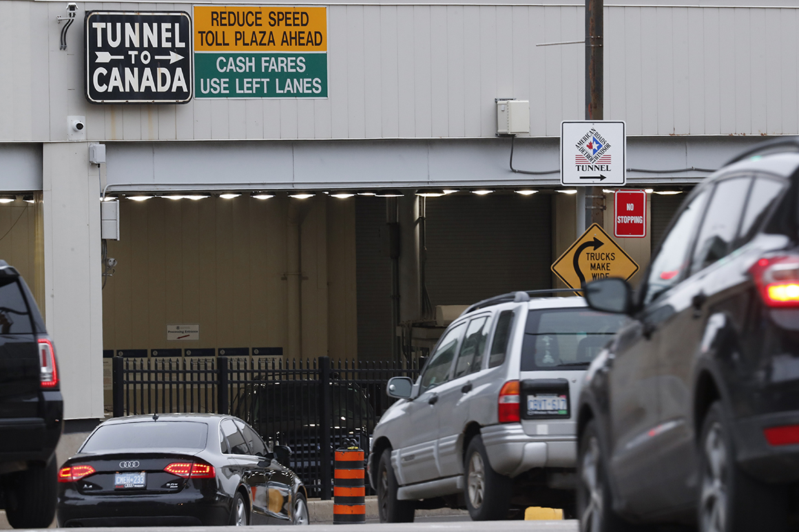 Border guards resolve dispute with Canada poised to reopen
to Americans 1