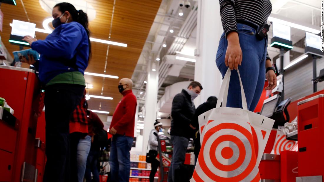 These top US chains are reinstating their mask
requirements 1