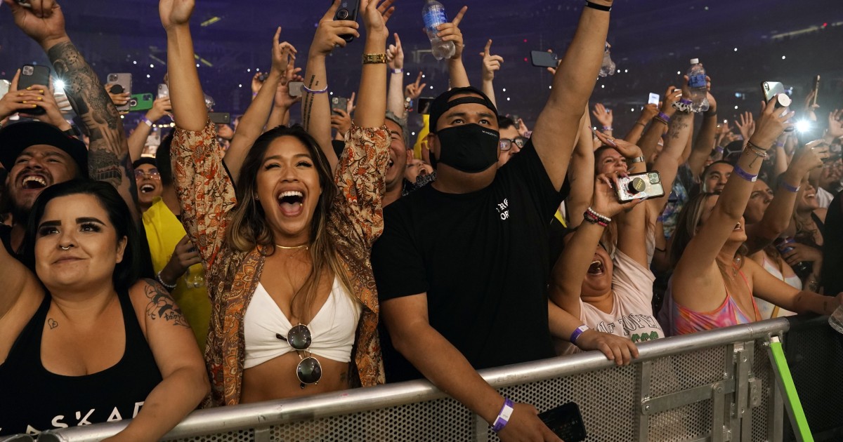 In the wake of declining statewide mask mandates, cities and
counties are picking up the slack 1