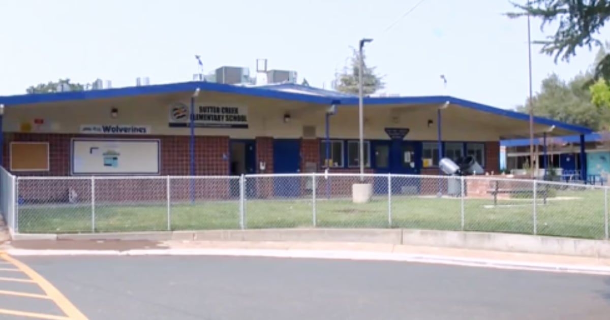 Parent attacks teacher after mask dispute on first day of
school, official says 1