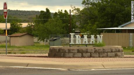 So many people in this Texas town got Covid-19 that the
school district shut down and then the city essentially
closed 1