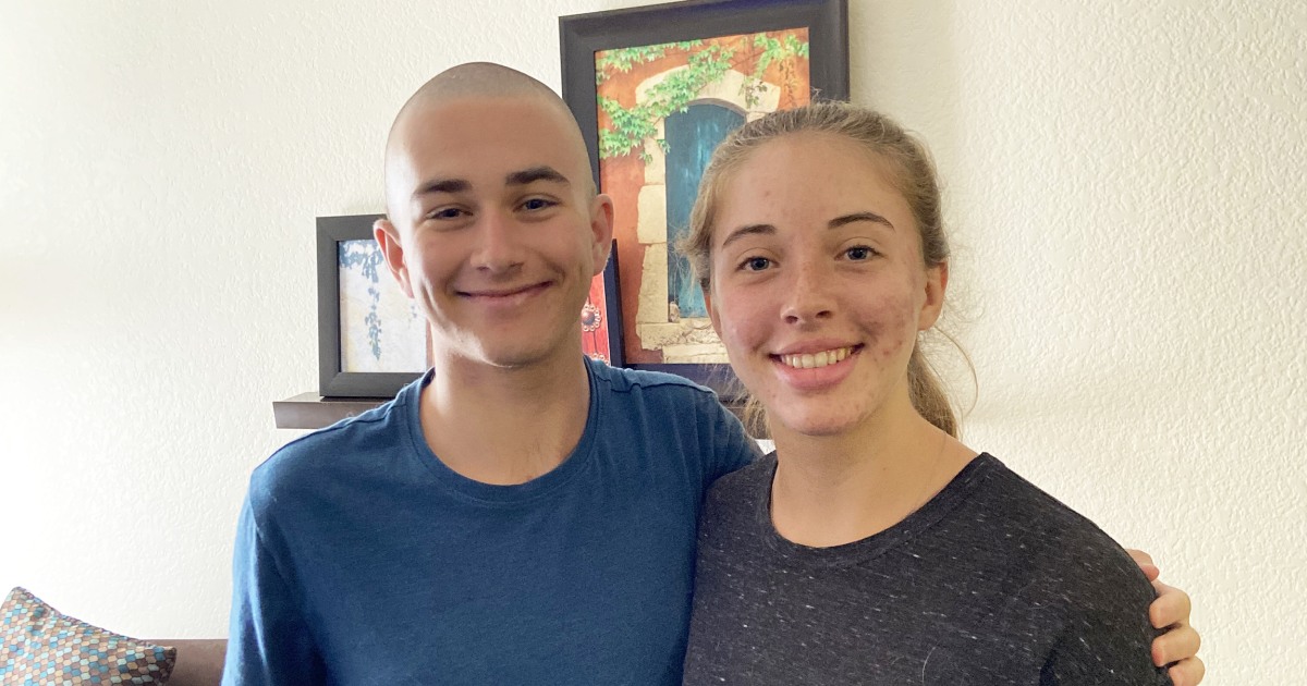 Two siblings banned from high school for not wearing
masks 1 Two siblings banned from high school for not wearing
masks 1