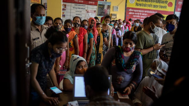 Schools implement mask mandates even as some states impose
bans; US reports one case every second: Live COVID-19
updates 1