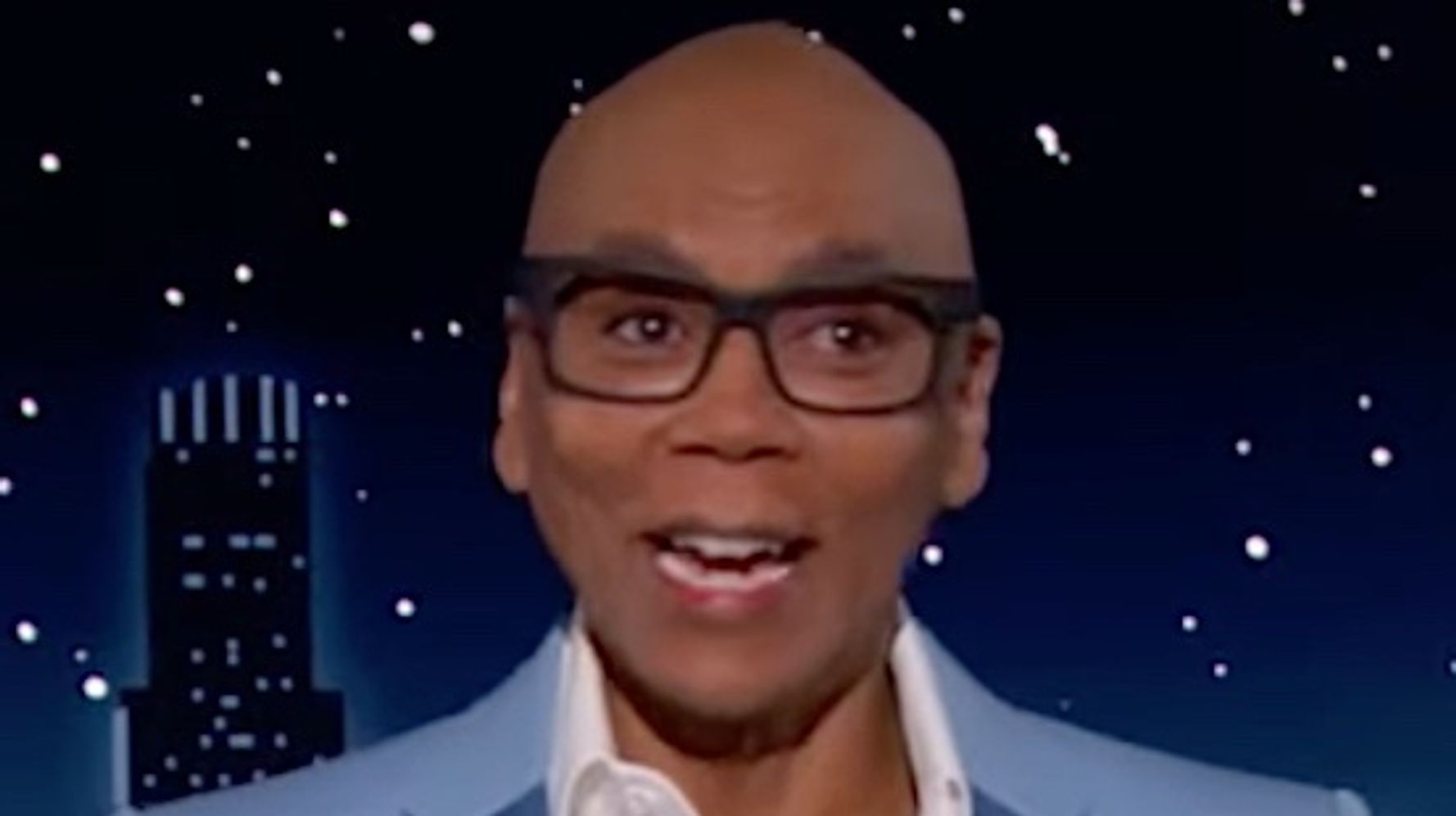 RuPaul Offers Blunt Advice For Anti-Maskers Getting Unruly
On Airplanes 1 RuPaul Offers Blunt Advice For Anti-Maskers Getting Unruly
On Airplanes 1