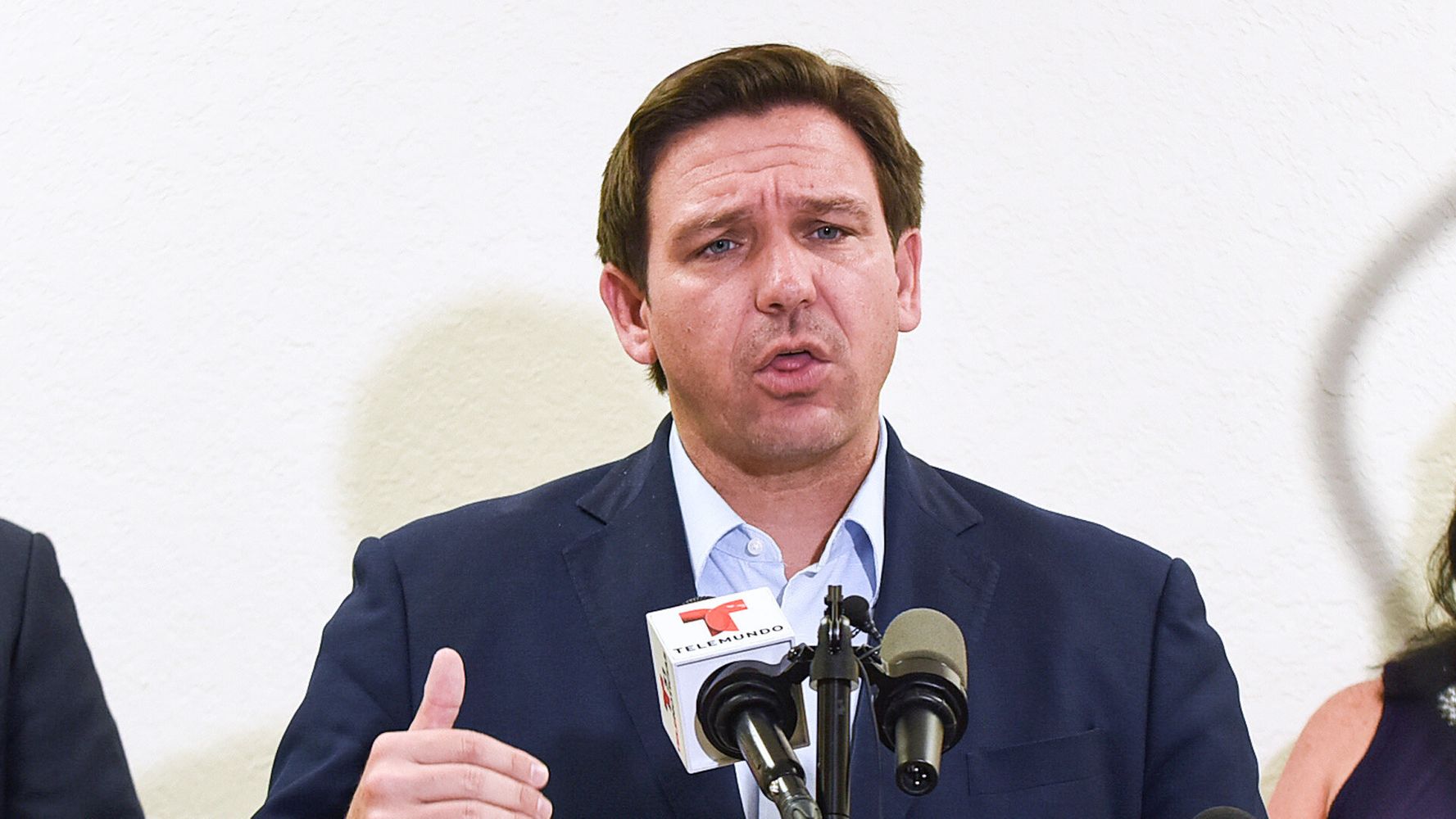 Masks Ordered For Most Florida Students, Defying Gov.
DeSantis 1 Masks Ordered For Most Florida Students, Defying Gov.
DeSantis 1