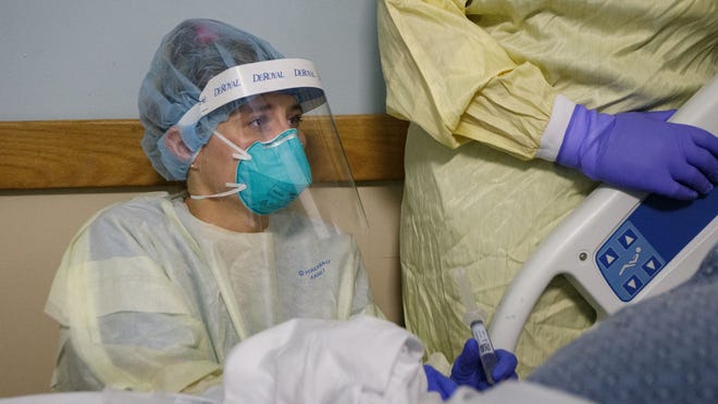 'Don't let me die': Inside a COVID-19 unit in Florida's
capital city amid a surge in cases 1 'Don't let me die': Inside a COVID-19 unit in Florida's
capital city amid a surge in cases 1