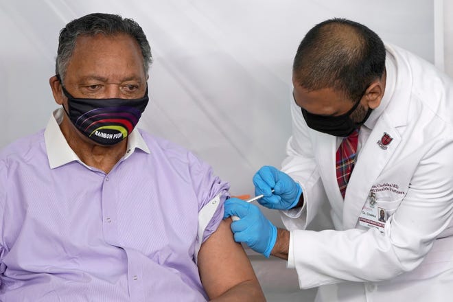 FDA approves Pfizer-BioNTech's vaccine; Joe Biden encourages
employers to require vaccines: Latest COVID-19 updates 1