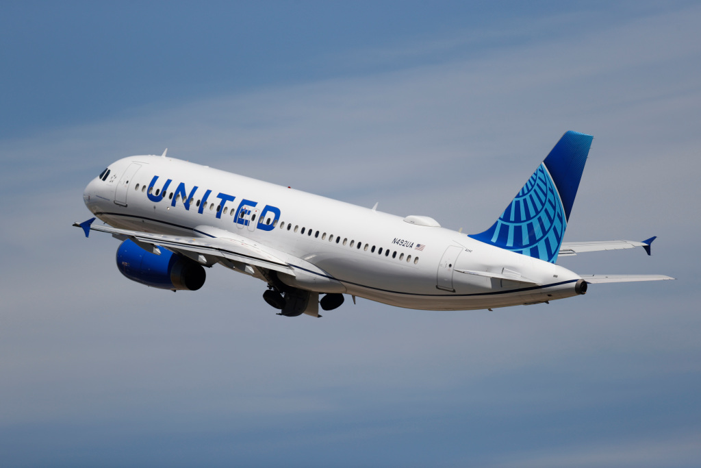 United Airlines will require COVID-19 vaccines for all its
employees 1