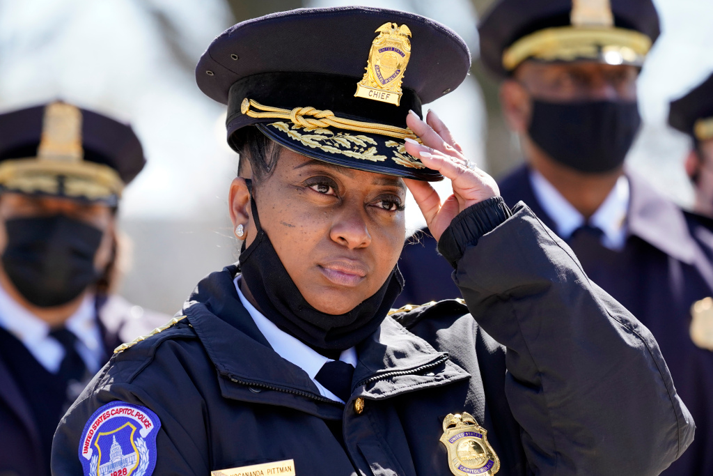 Chief in charge of intel before Capitol riot returns to
post 1