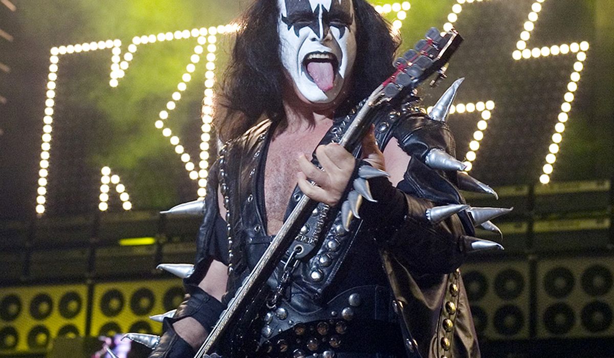 Gene Simmons of KISS tests positive for COVID-19 while
bandmate recovers; four shows postponed 1