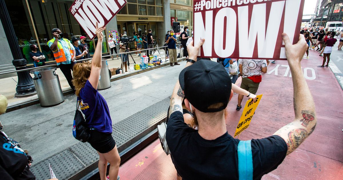 CPS board member says it’s ‘offensive’ that CPD won’t honor
schools’ request to remove officers 1 CPS board member says it’s ‘offensive’ that CPD won’t honor
schools’ request to remove officers 1