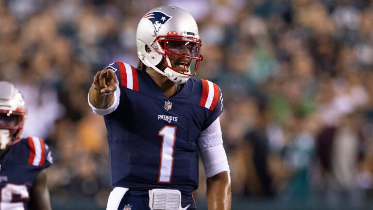 How Cam Newton’s performance against the Eagles impacted the
Patriots’ quarterback competition 1