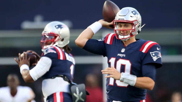 How NFL insiders view the Patriots’ quarterback
competition 1