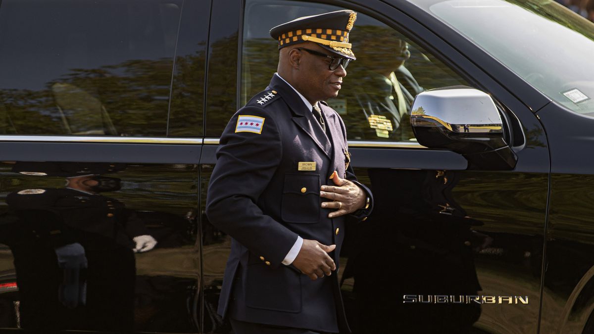 Superintendent Brown seeks 4 Chicago police officers’ firing
over alleged choking incident 1 Superintendent Brown seeks 4 Chicago police officers’ firing
over alleged choking incident 1