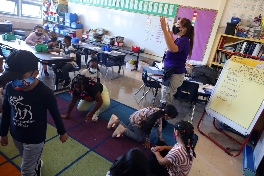 Alameda County can ride herd on Oakland schools, state
rules 1