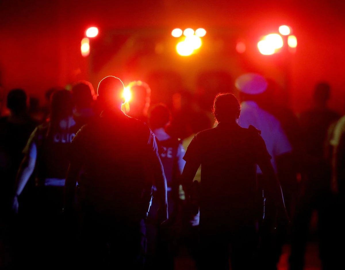 Column: Chicago police officer’s death can be honored by
tracing the path that led her killer to shoot 1